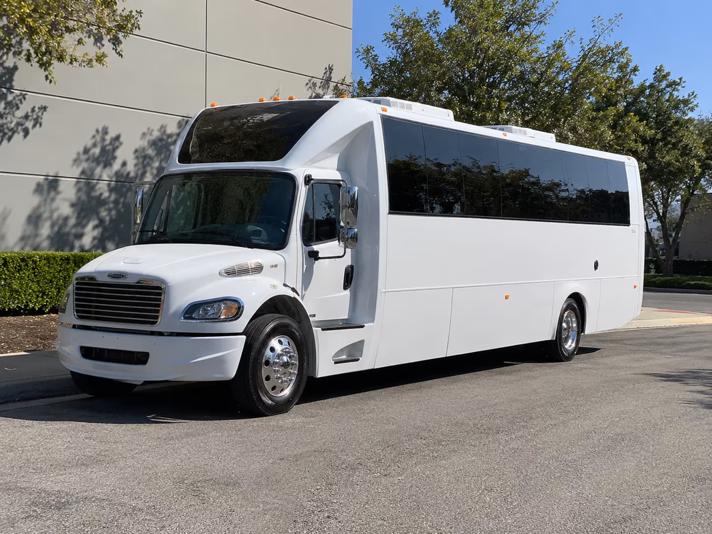 25 Passenger Party Bus