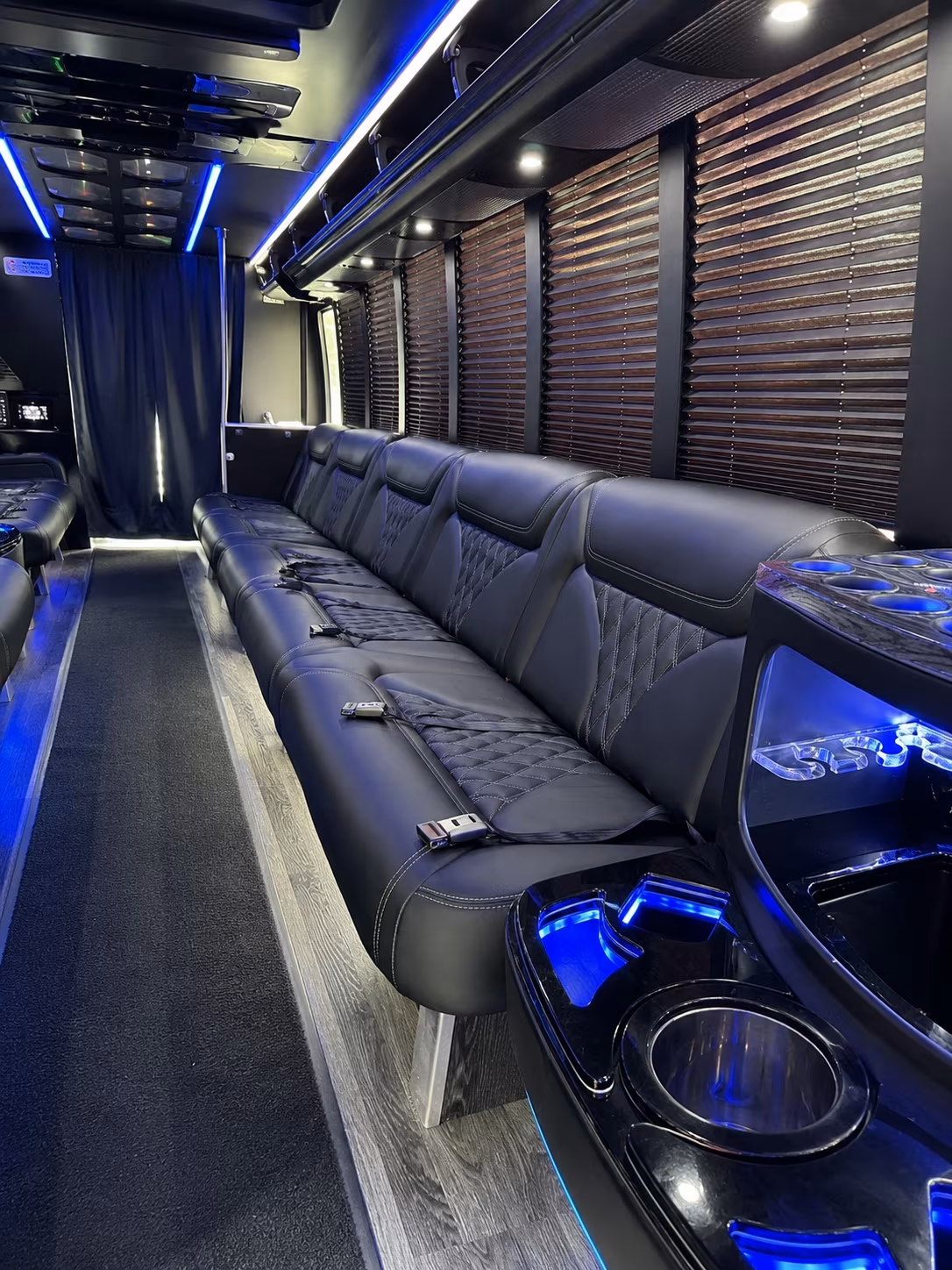 Orlando Birthday, Sweet 16, & Quinceañera Transportation group transportation